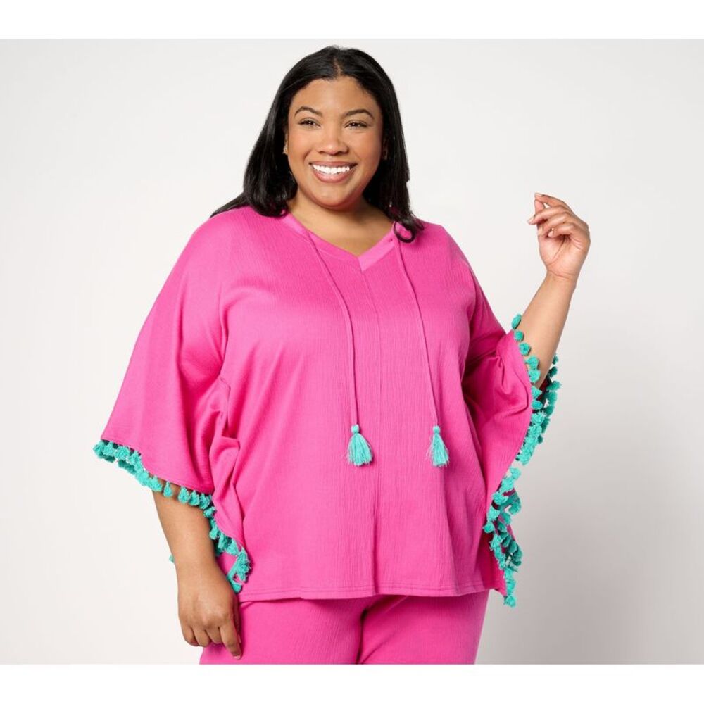 Bernini Women's Top Sz S Packabelle Take Me Away Tassel Trim Poncho Pink A643813
